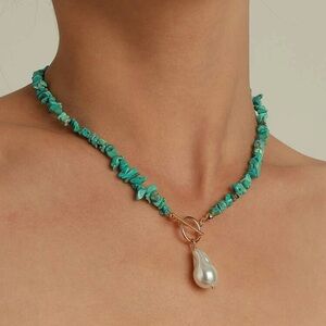 NWOT Turquoise Chip Stone and Baroque Pearl Necklace